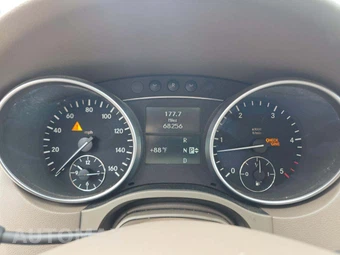 2008 Mercedes-Benz ML 320 CDI - miniatura 9