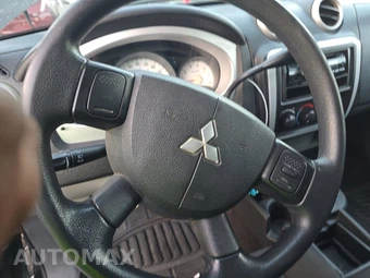 2008 Mitsubishi Raider LS Crew Cab Medium Bed – miniatura 16