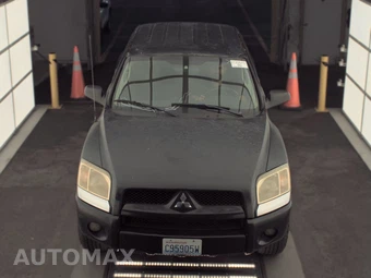 2008 Mitsubishi Raider LS Crew Cab Medium Bed – miniatura 2