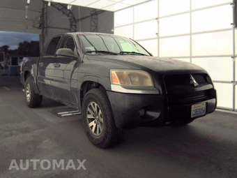2008 Mitsubishi Raider LS Crew Cab Medium Bed – miniatura 4