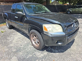 2008 Mitsubishi Raider LS Extended Cab Long Bed – miniatura 4