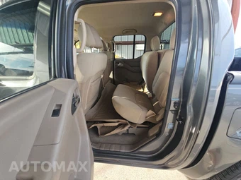2008 Nissan Frontier SE Crew Cab Medium Bed – miniatura 13