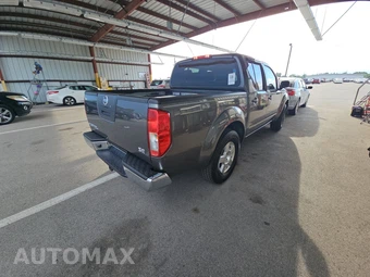 2008 Nissan Frontier SE Crew Cab Medium Bed – miniatura 4