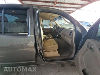 2008 Nissan Frontier SE Crew Cab Medium Bed – miniatura 8