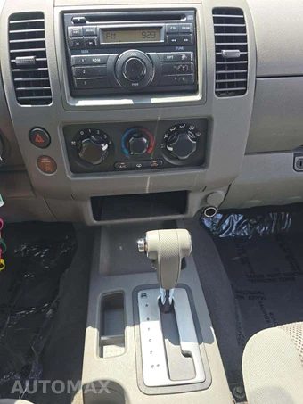 2008 Nissan Frontier SE Crew Cab Medium Bed – miniatura 10
