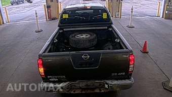 2008 Nissan Frontier SE Crew Cab Medium Bed – miniatura 5