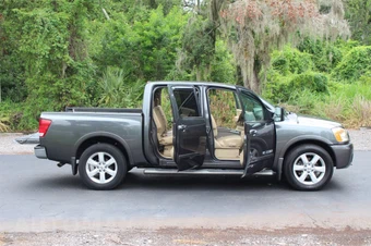 2008 Nissan TITAN LE Crew Cab Short Bed - miniatura 17