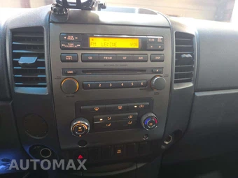 2008 Nissan TITAN LE Crew Cab Short Bed - miniatura 10