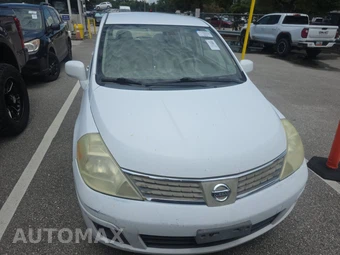 2008 Nissan Versa 1.8 S Hatchback - miniatura 2