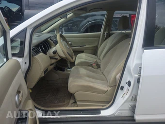 2008 Nissan Versa 1.8 S Hatchback - miniatura 7