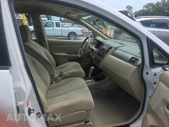 2008 Nissan Versa 1.8 S Hatchback - miniatura 8