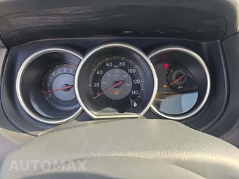2008 Nissan Versa 1.8 S Sedan – miniatura 9