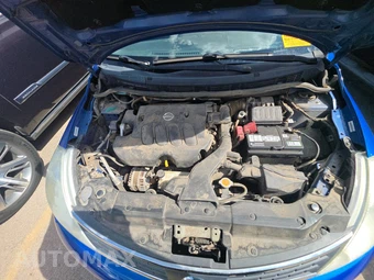 2008 Nissan Versa 1.8 SL Hatchback - miniatura 15