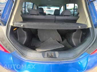 2008 Nissan Versa 1.8 SL Hatchback - miniatura 16