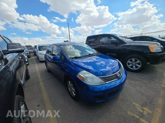 2008 Nissan Versa 1.8 SL Hatchback - miniatura 3