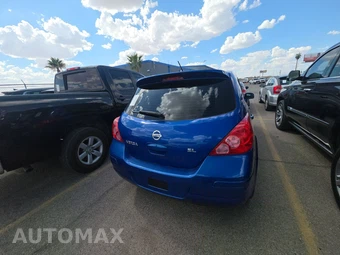 2008 Nissan Versa 1.8 SL Hatchback - miniatura 5