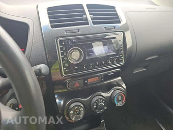 2008 Scion xD – miniatura 10