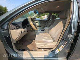 2008 Toyota Camry LE - miniatura 3