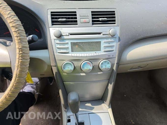 2008 Toyota Camry LE - miniatura 7