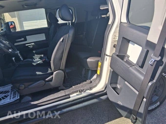2008 Toyota FJ Cruiser w/Rear Doors - miniatura 10