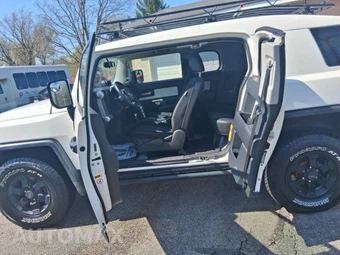 2008 Toyota FJ Cruiser w/Rear Doors - miniatura 11