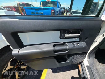 2008 Toyota FJ Cruiser w/Rear Doors - miniatura 9