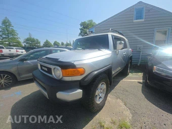 2008 Toyota FJ Cruiser w/Rear Doors
