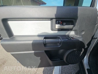 2008 Toyota FJ Cruiser w/Rear Doors - miniatura 9