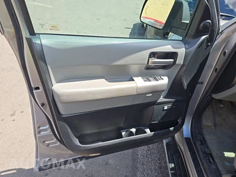 2008 Toyota Sequoia Limited – miniatura 9