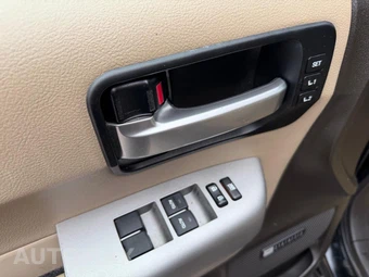 2008 Toyota Sequoia Platinum - miniatura 23