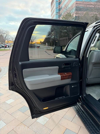 2008 Toyota Sequoia SR5 - miniatura 23