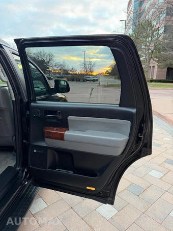 2008 Toyota Sequoia SR5 - miniatura 25