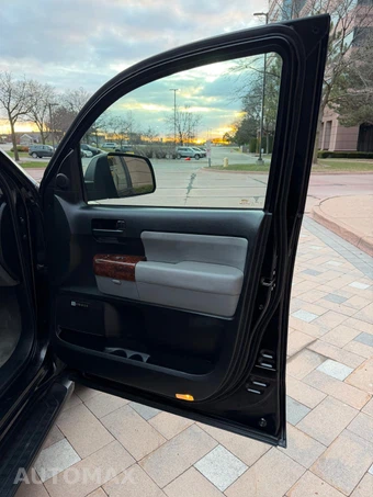 2008 Toyota Sequoia SR5 - miniatura 27