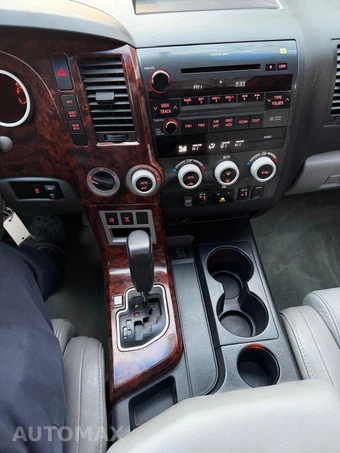 2008 Toyota Sequoia SR5 - miniatura 34