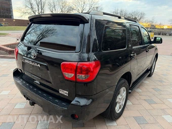 2008 Toyota Sequoia SR5 - miniatura 4