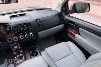 2008 Toyota Sequoia SR5 - miniatura 47