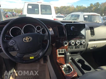 2008 Toyota Sequoia SR5 – miniatura 11