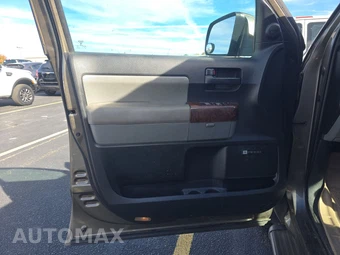 2008 Toyota Sequoia SR5 – miniatura 9