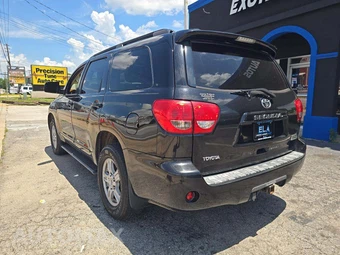 2008 Toyota Sequoia SR5 – miniatura 2