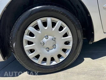 2008 Toyota Sienna 119.3" WB - miniatura 10