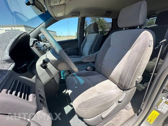 2008 Toyota Sienna 119.3" WB - miniatura 13