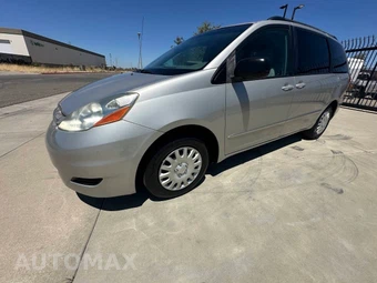 2008 Toyota Sienna 119.3" WB - miniatura 9