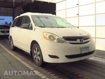 2008 Toyota Sienna LE Minivan 7-Passenger 119.3" WB - miniatura 3