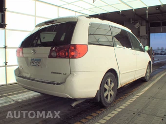 2008 Toyota Sienna LE Minivan 7-Passenger 119.3" WB - miniatura 4