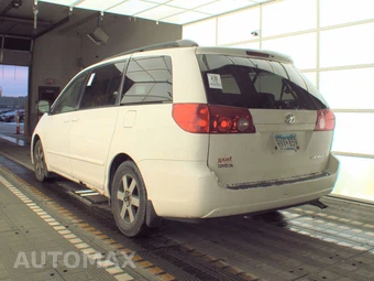2008 Toyota Sienna LE Minivan 7-Passenger 119.3" WB - miniatura 6