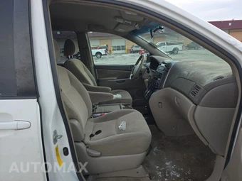 2008 Toyota Sienna LE Minivan 7-Passenger 119.3" WB - miniatura 8