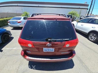 2008 Toyota Sienna LE Minivan 7-Passenger 119.3" WB – miniatura 5