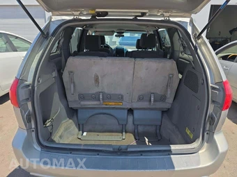 2008 Toyota Sienna LE Minivan 7-Passenger 119.3" WB - miniatura 15