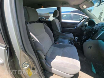 2008 Toyota Sienna LE Minivan 7-Passenger 119.3" WB - miniatura 19
