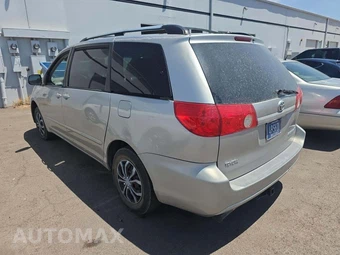 2008 Toyota Sienna LE Minivan 7-Passenger 119.3" WB - miniatura 2